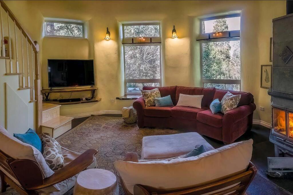 European Style Straw Bale Retreat — Ashland — photo 3