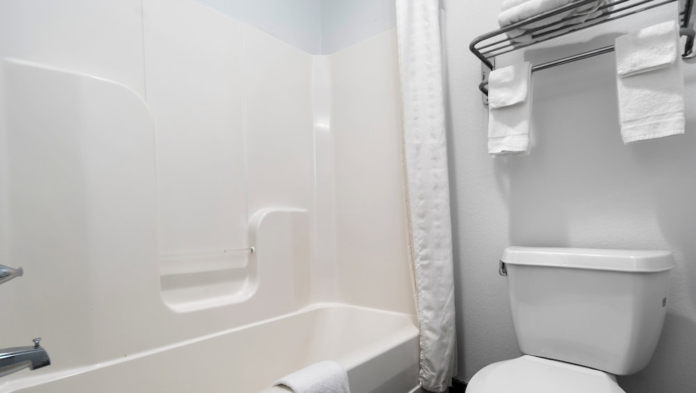 Belmont Inn and Suites - photo 26