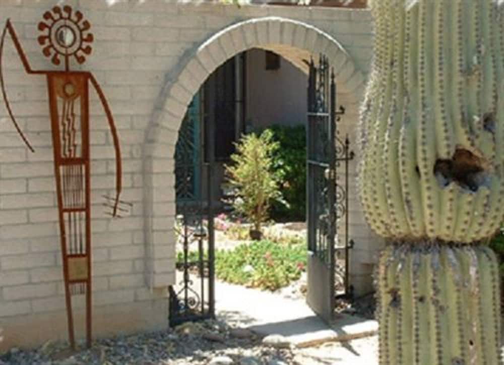 Bed and Bagels of Tucson - featured photo