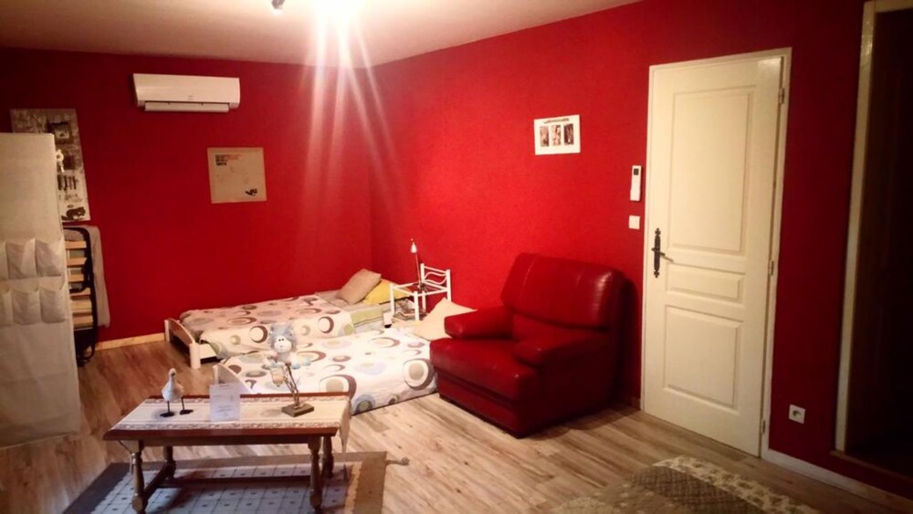 Les Tourterelles — hotel in Niort
