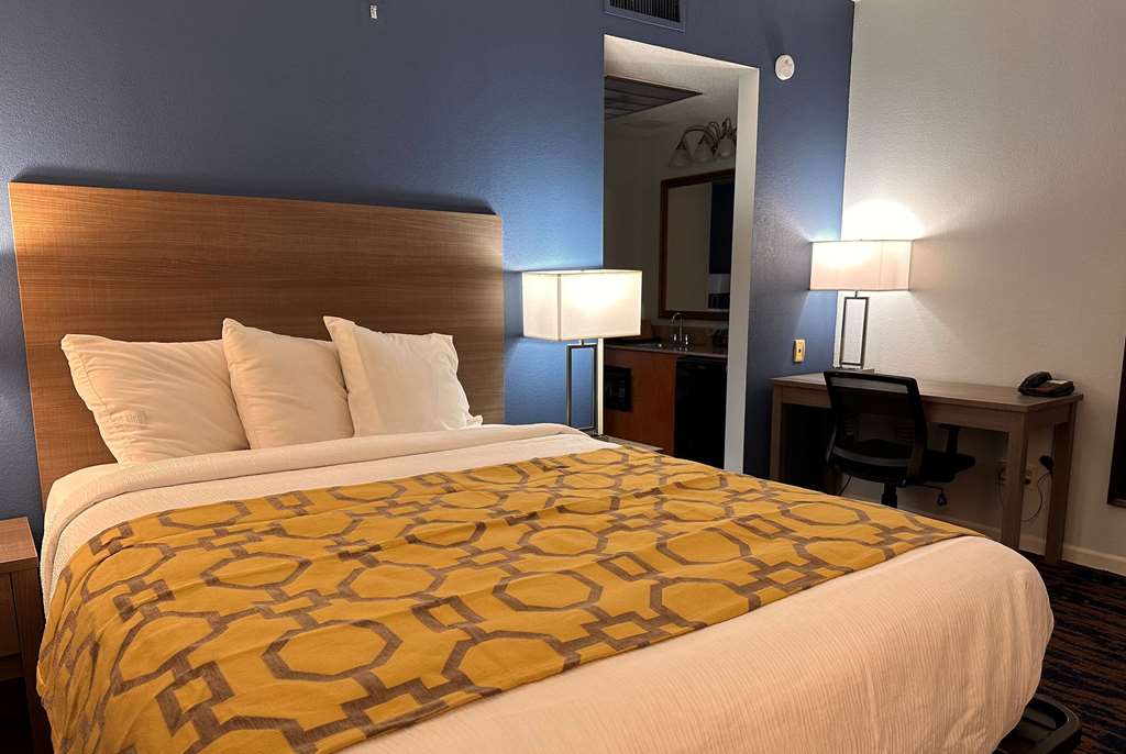 Baymont by Wyndham Indianapolis Northwest - photo 8
