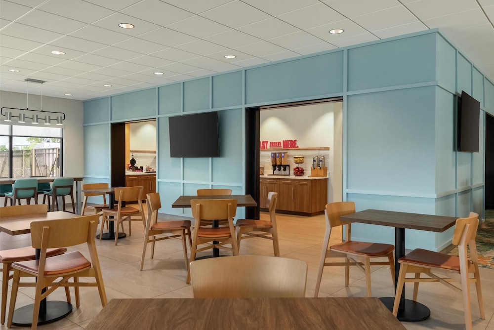 Hampton Inn Hagerstown - photo 23