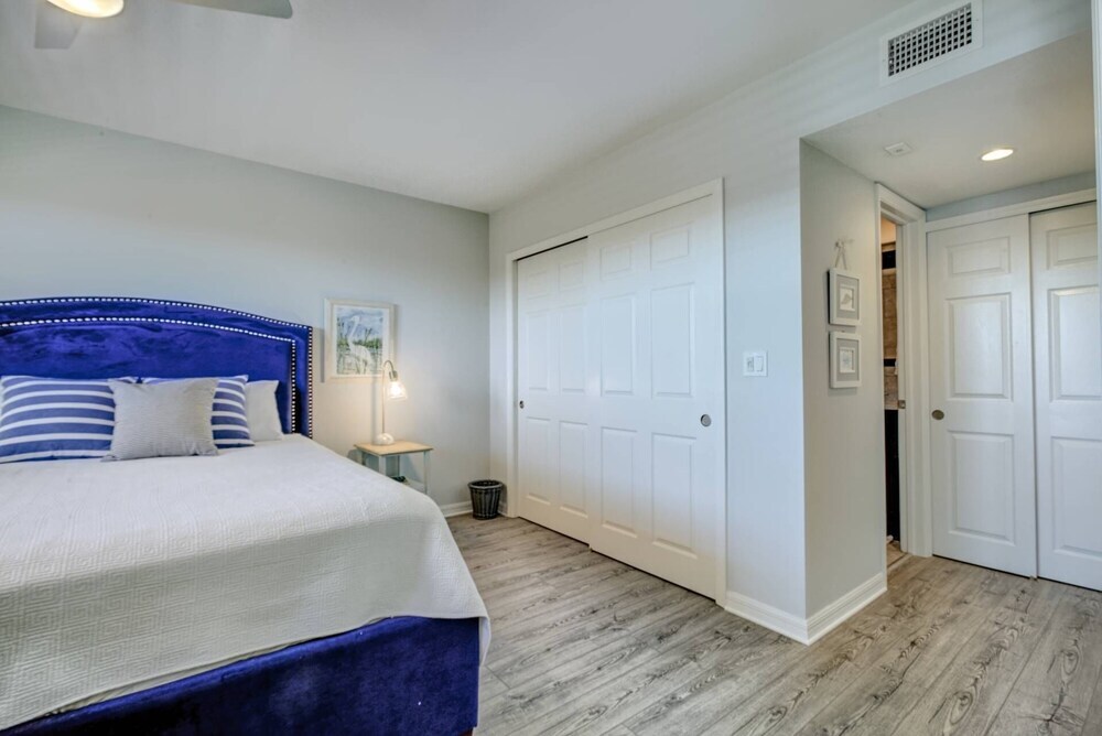 Bay Tree Beach Side - featured photo