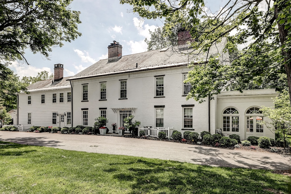 Stagecoach Inn - carbon neutral hotel in Goshen