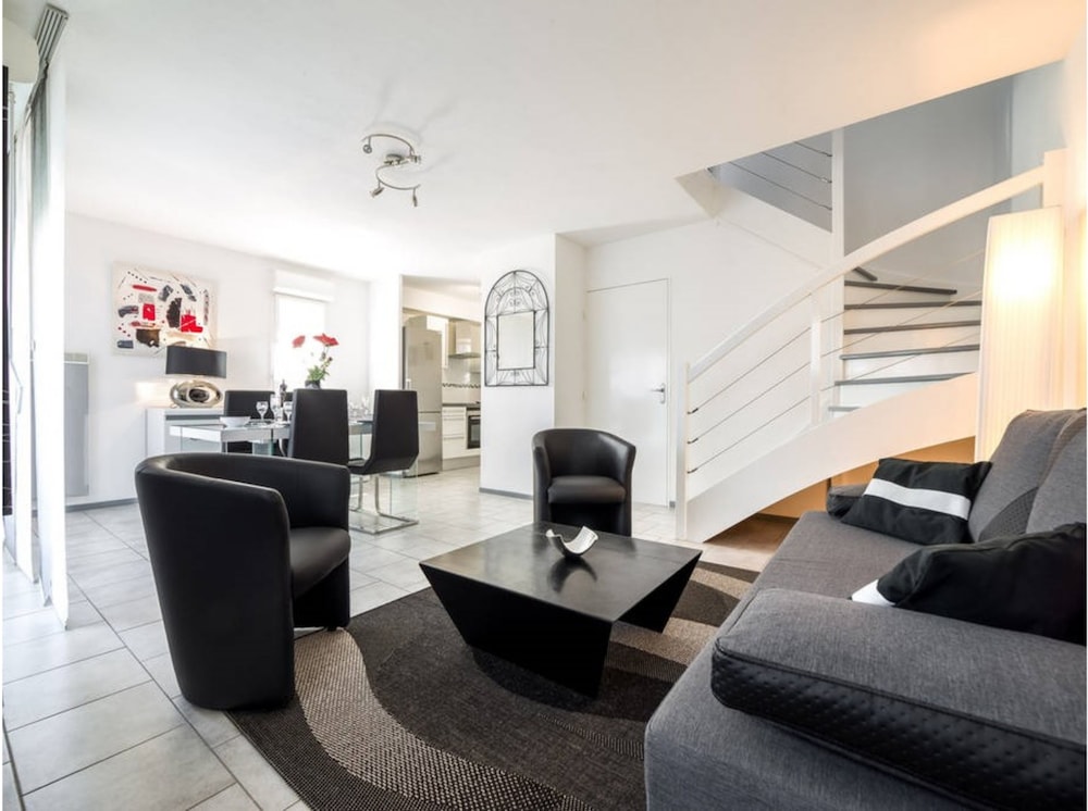 Les Terrasses de Valombois — 4-Star Luxury Hotel in Vannes, France
