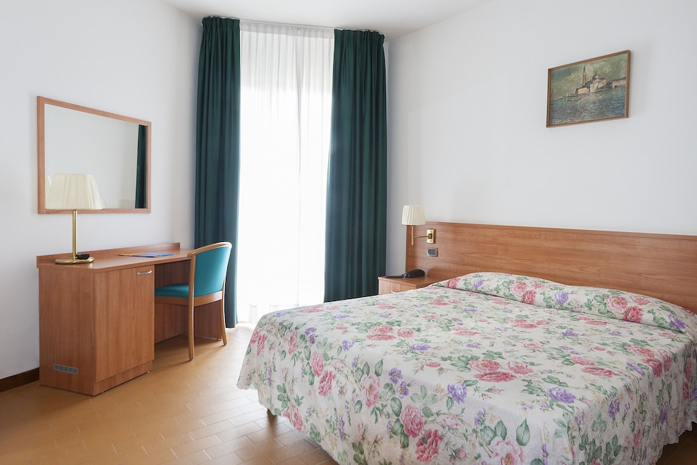 Regent’s Hotel — Iesolo — photo 4