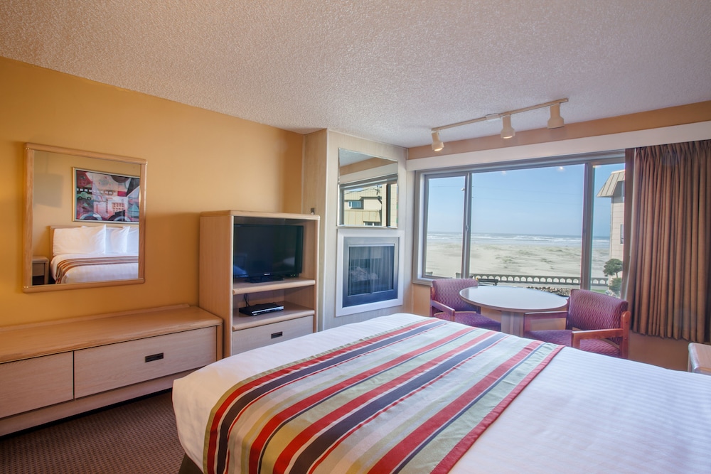 Ebb Tide Oceanfront Inn - photo 6