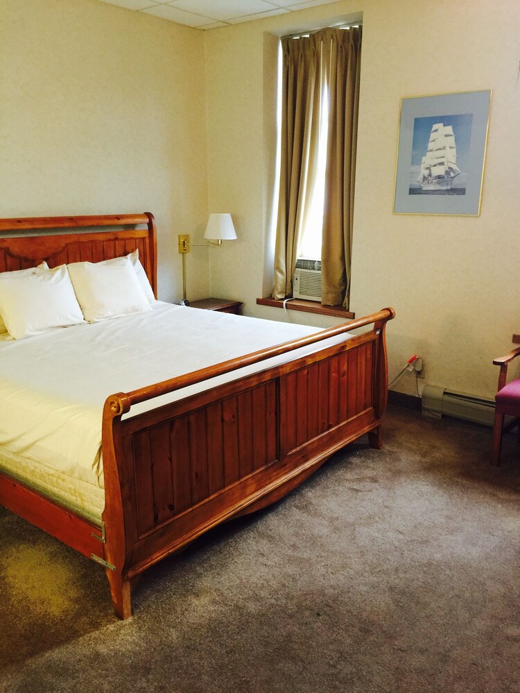 Goodfellos Suites - photo 6