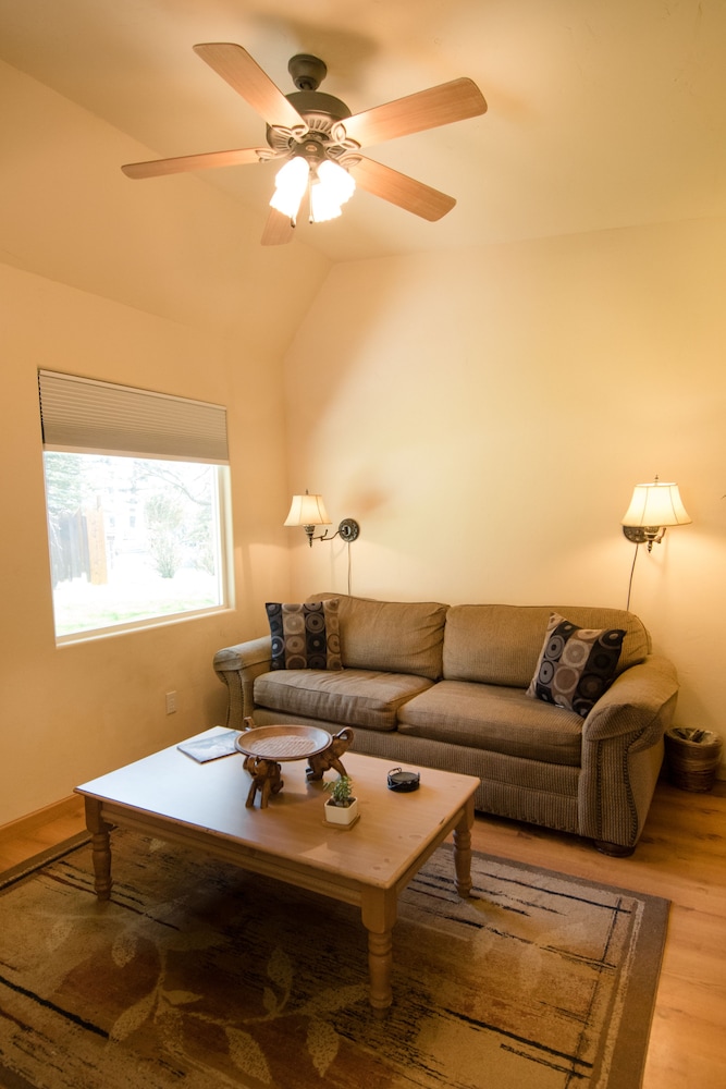 The Islander Inn - photo 14