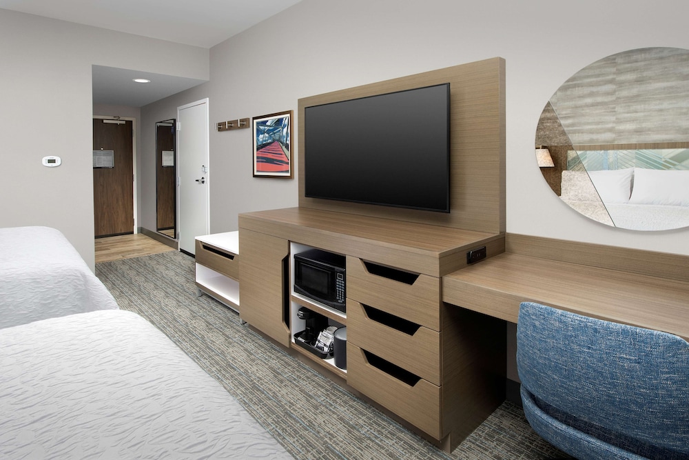 Hampton Inn Boston Logan Airport Chelsea - photo 6
