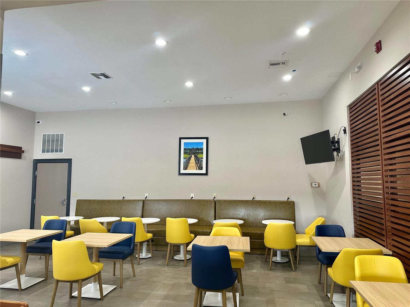 Comfort Inn & Suites Cartersville Emerson Lake Point - photo 31