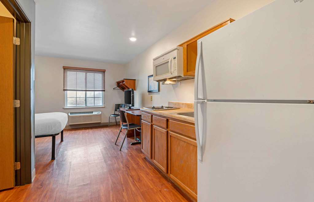 Extended Stay America Select Suites Indianapolis Greenwood - photo 11