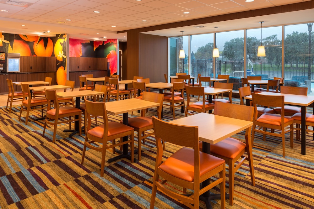 Fairfield Inn & Suites by Marriott Orlando East UCF Area - photo 48
