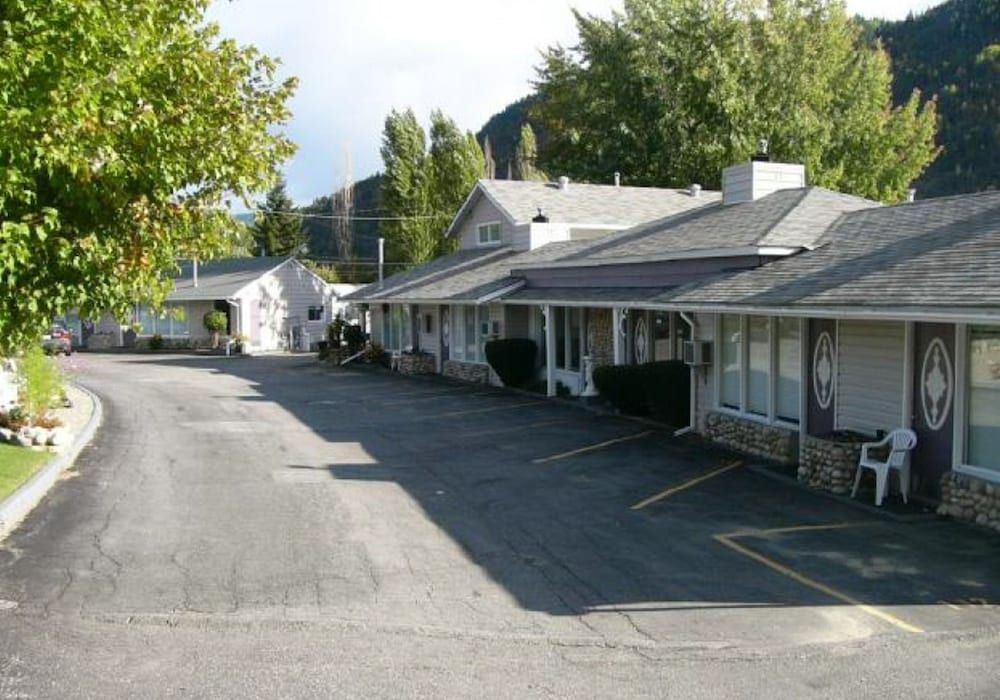 Trail Motel & RV Park — hotel in Trail