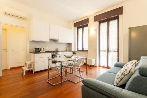 Genova darsena de Amicis — 4-Star Luxury Hotel in Milan, Italy