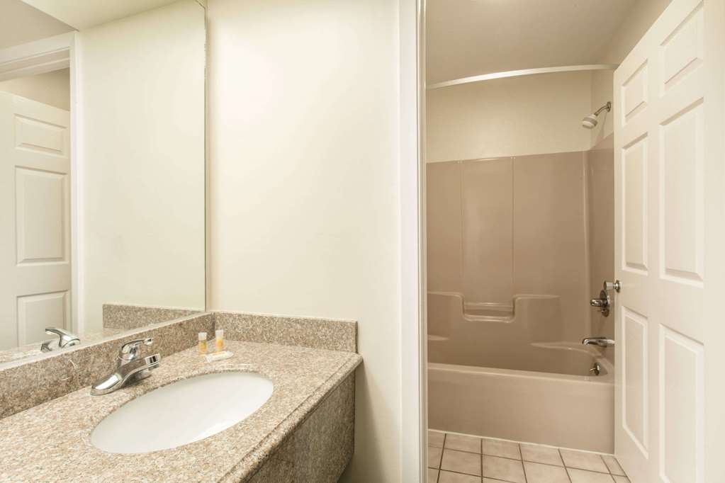 Days Inn by Wyndham Picayune - photo 11