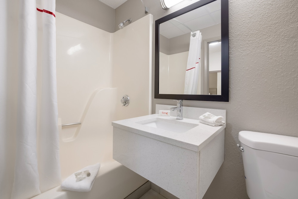 Red Roof Inn Weedsport - photo 17