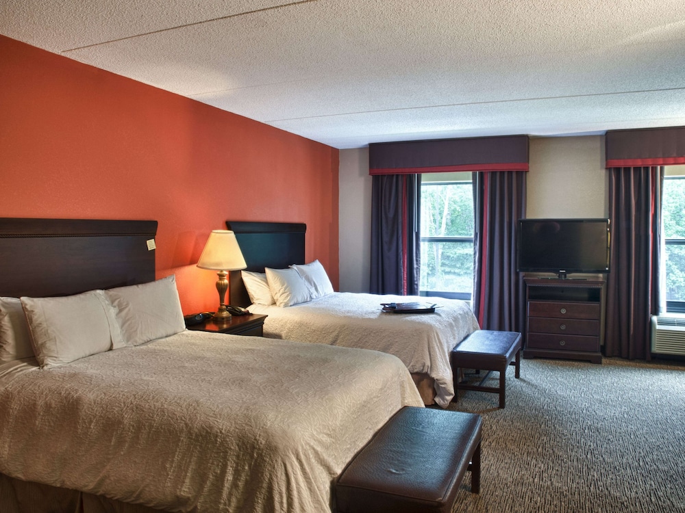 Hampton Inn Spring Lake Fayetteville - photo 16