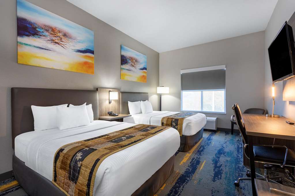 La Quinta Inn & Suites by Wyndham Tampa Central - photo 11