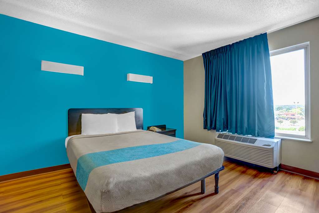 Motel 6 Raleigh NC North - photo 9