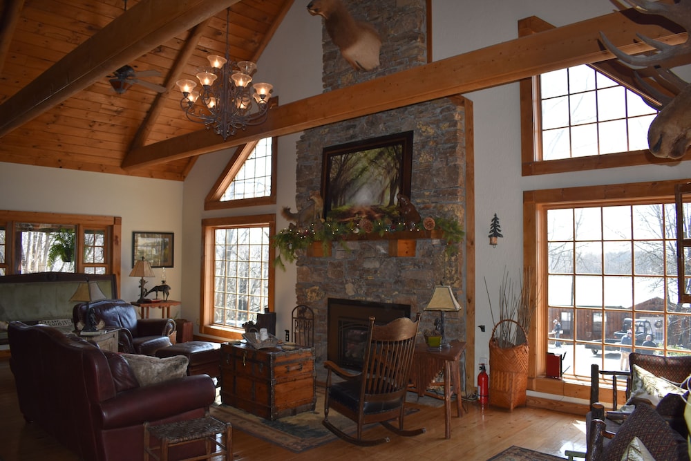 Bear Creek Lodge Cabin Resort - photo 3