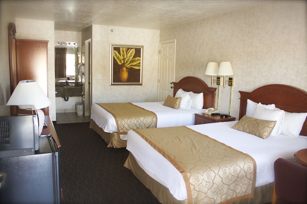 St. George Inn & Suites - photo 20