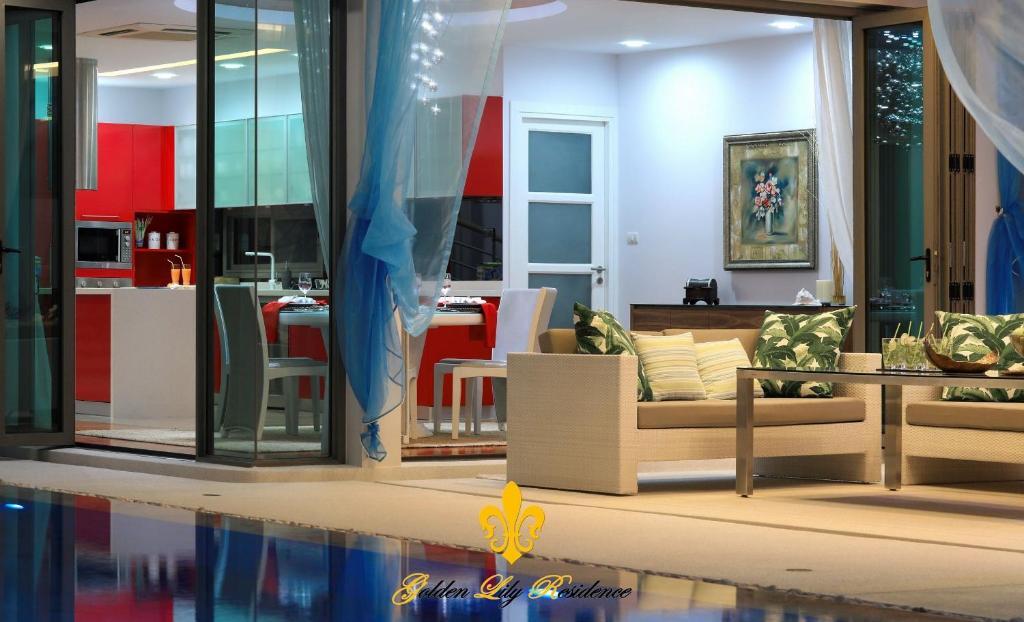 Golden Lily 4 Bedroom Private Pool Villa — 4-Star Luxury Hotel in Rawai, Thailand