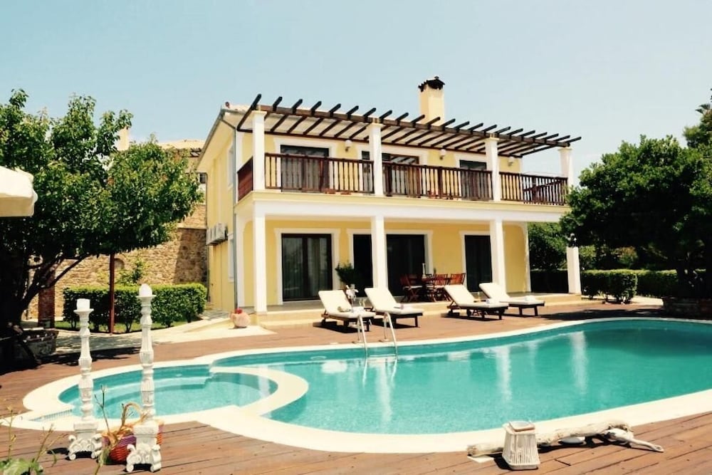 Luxury Villa Jasmine w Private Pool Skiathos — 4-Star Luxury Hotel in Skiathos, Greece