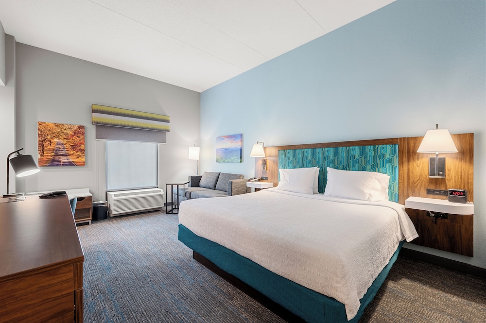 Hampton Inn Front Royal - photo 17