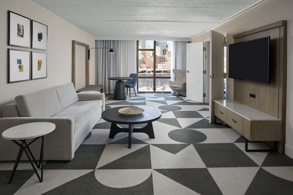 Sheraton Pittsburgh Hotel at Station Square - photo 16