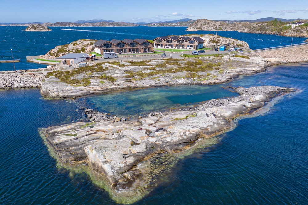 Lauvøy Feriesenter — 4-Star Luxury Hotel in Askoy, Norway