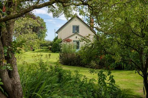 Tranquil Apartment at Ashton — 4-Star Luxury Hotel in Sidmouth, United Kingdom
