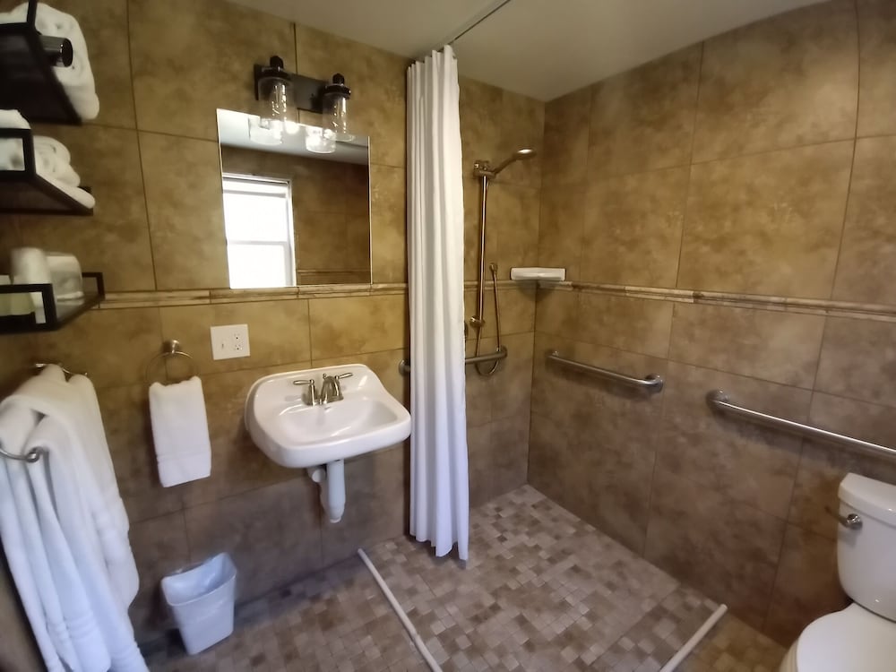 Yellowstone Riverside Cottages - photo 14