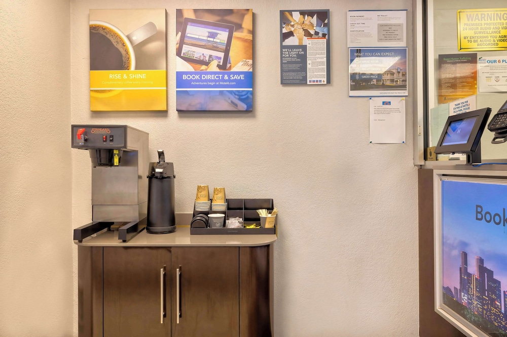 Motel 6 Villa Park IL Chicago West - photo 4