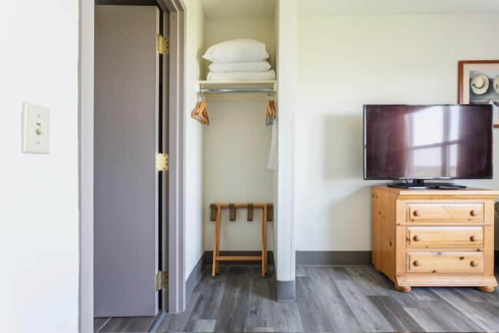 Lancaster Inn and Suites - photo 10