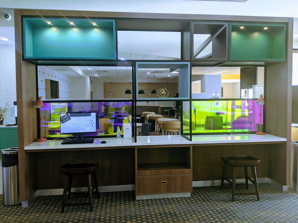 Holiday Inn Hotel & Suites Phoenix Airport By Ihg - photo 29
