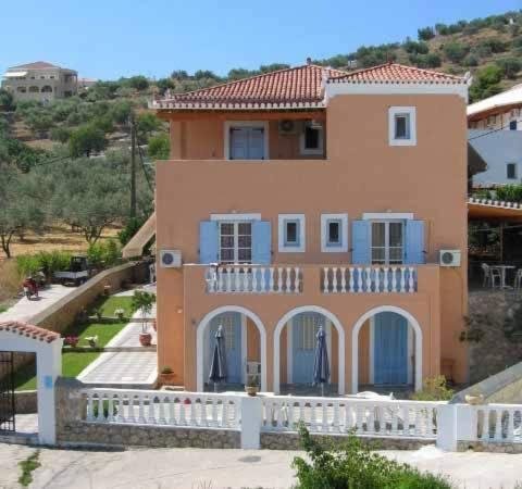 Captain’s Studios in Spetses, Greece