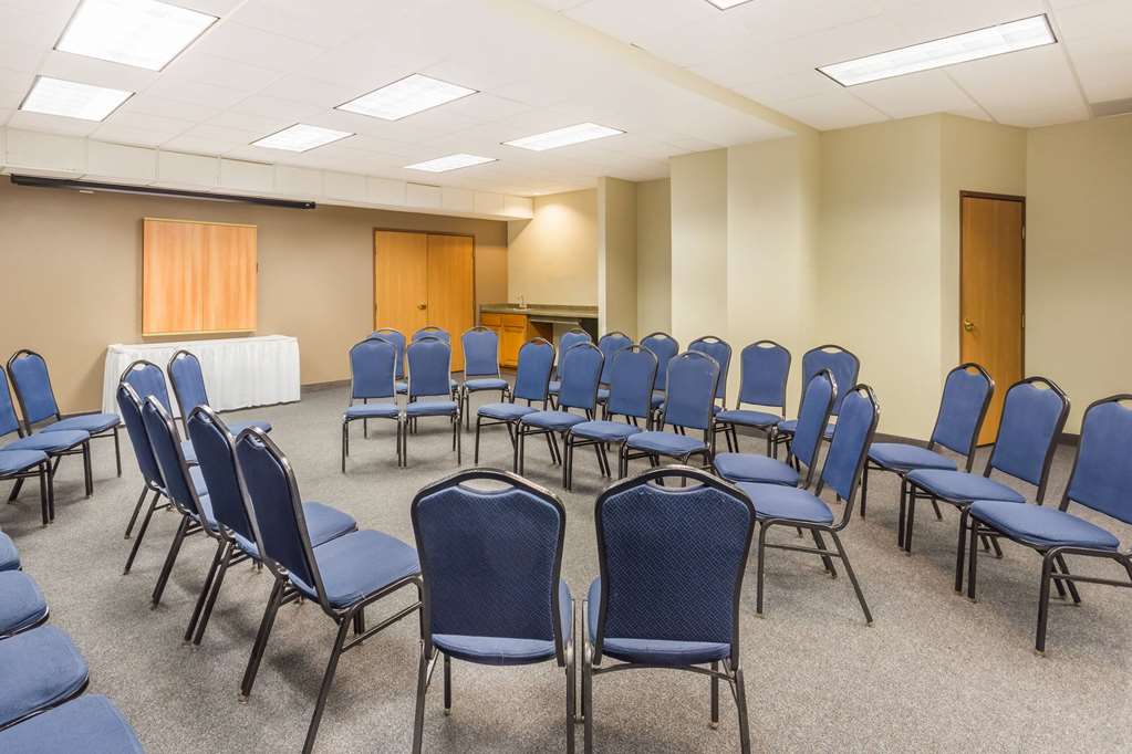 Wyndham Garden Madison Fitchburg - photo 26