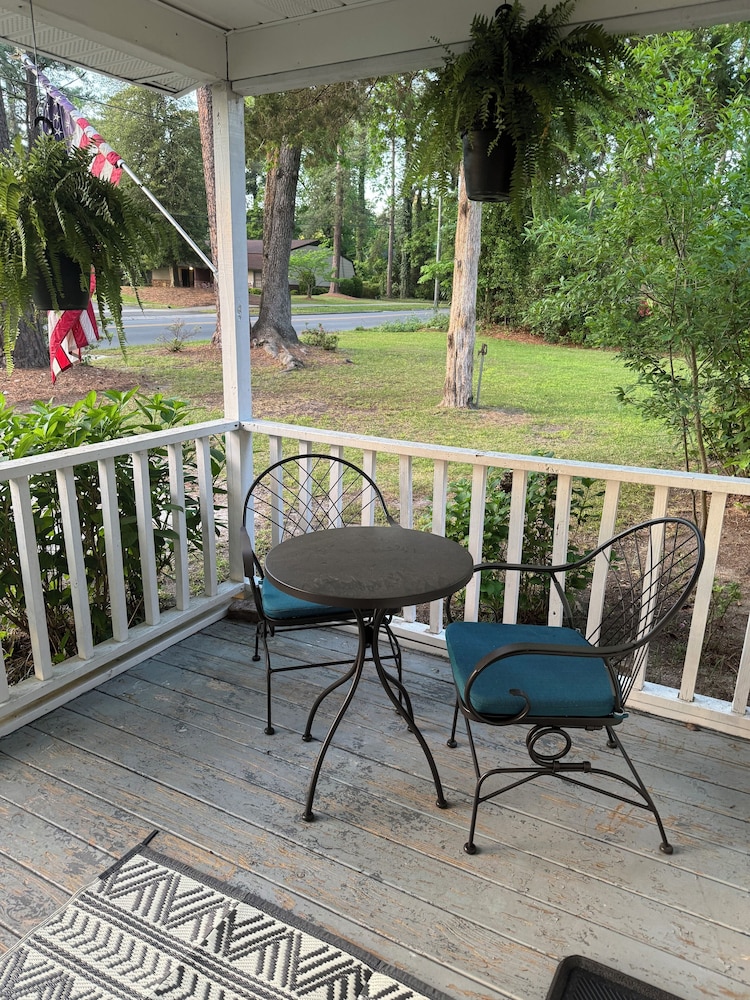 Charming May Street Retreat - photo 11