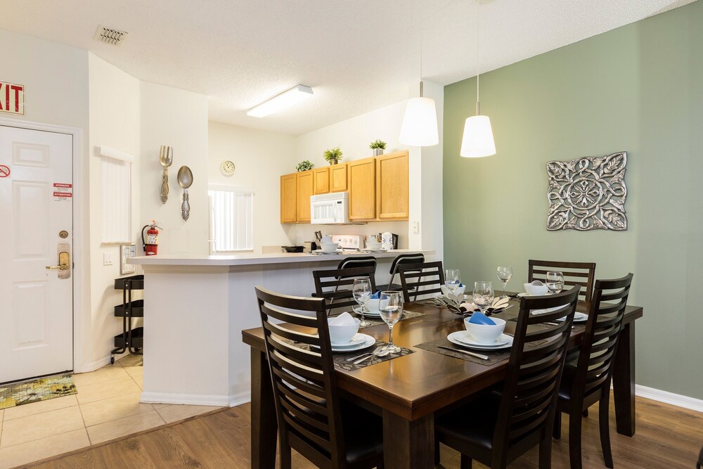 Family Getaway Townhome at Lake Berkley 15min to Disney - photo 5