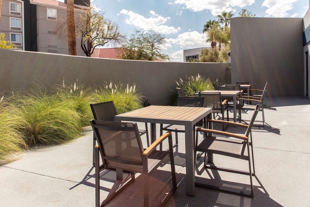 Hampton Inn Las Vegas Summerlin - photo 34