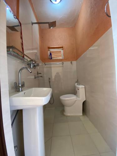 Gombo Hideaway - carbon neutral hotel in Nagarkot