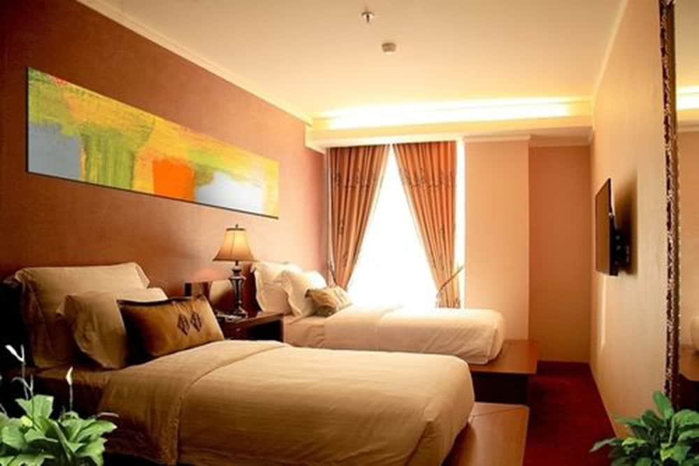Lion Hotel & Plaza — Manado — photo 3
