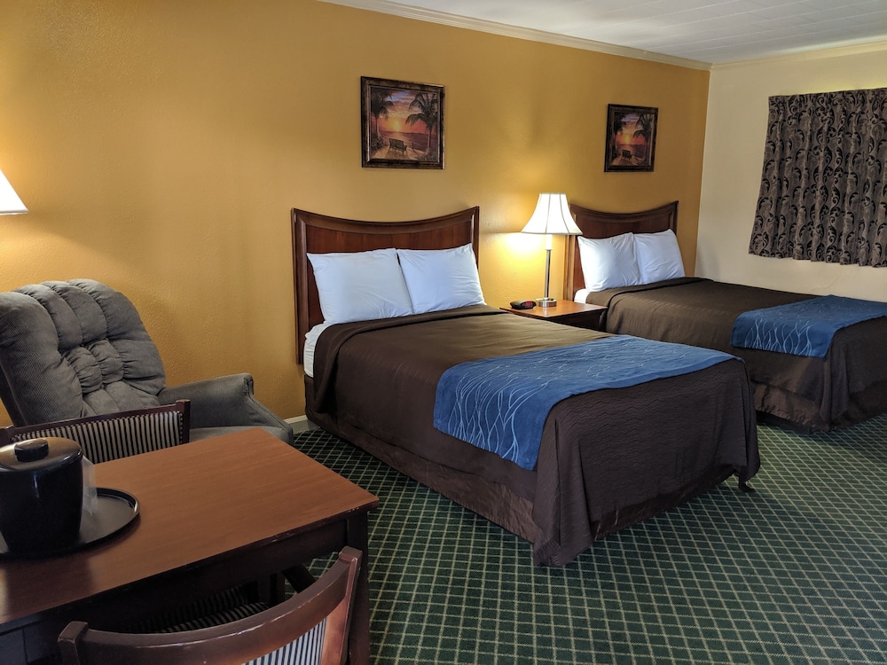 Cheerio Inn Glennville - photo 7