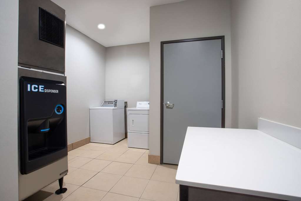 La Quinta Inn & Suites by Wyndham Muskogee - photo 29