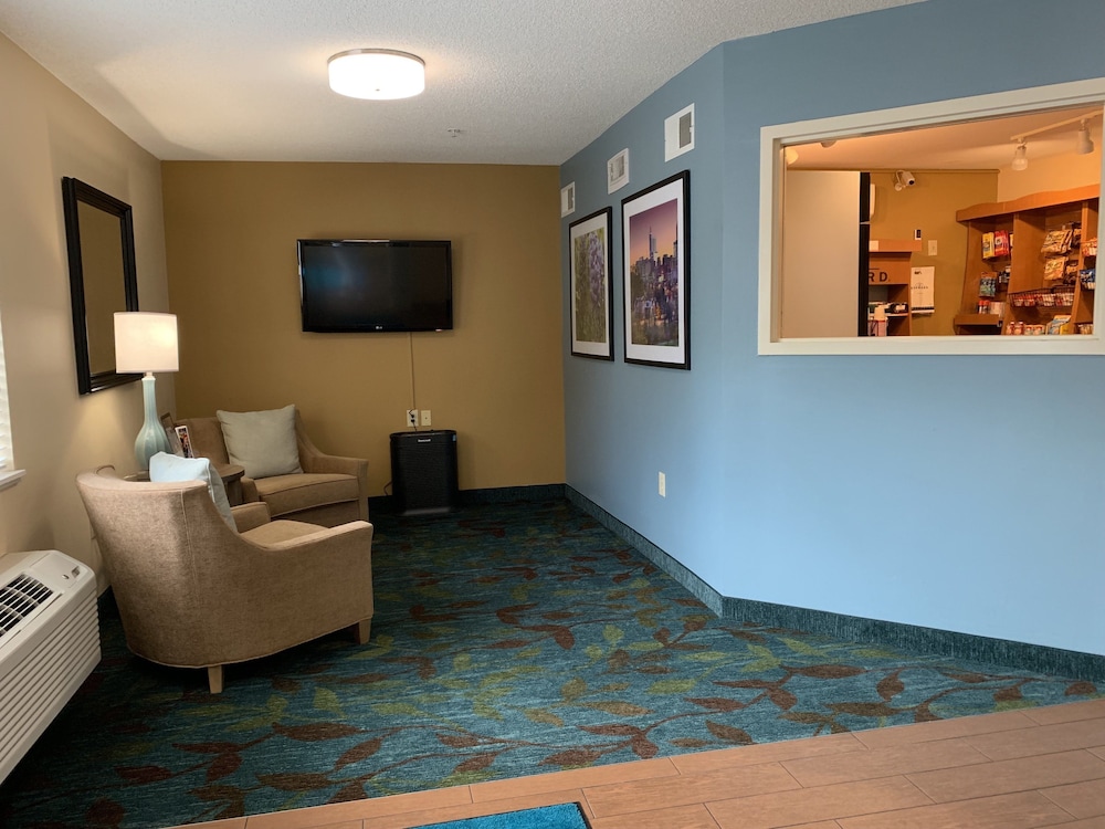 Candlewood Suites Raleigh Crabtree by IHG - photo 42
