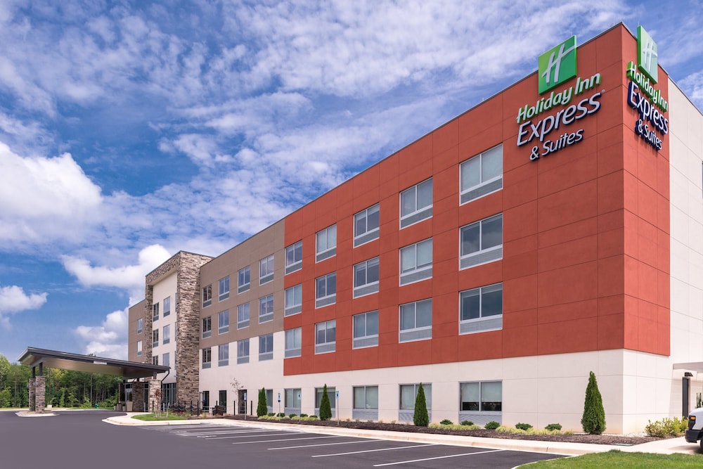 Holiday Inn Express & Suites Farmville by IHG — hotel in Farmville