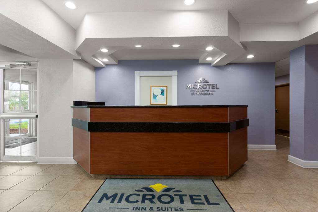 Microtel Inn & Suites by Wyndham Zephyrhills - photo 5