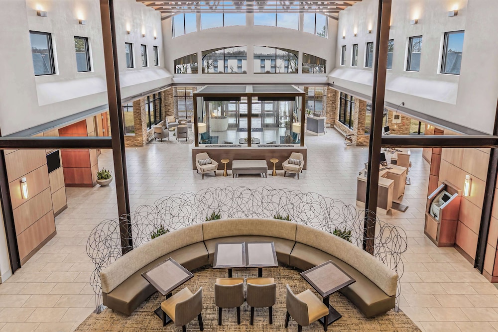 Embassy Suites by Hilton Detroit Metro Airport - photo 5