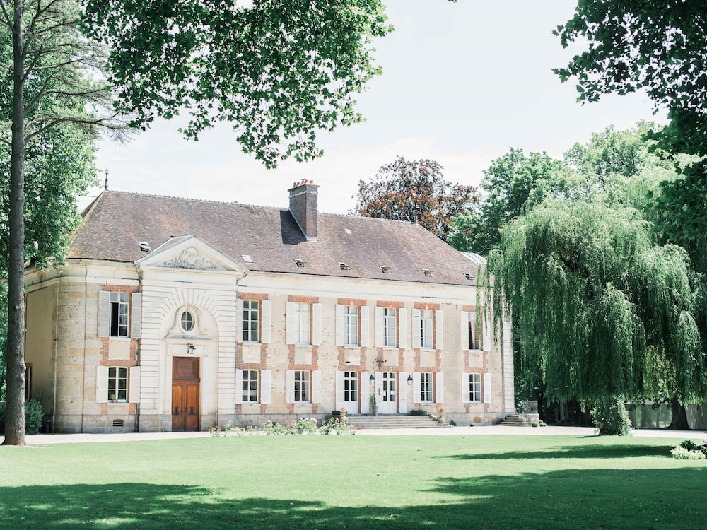 Domaine de Vauluisant - carbon neutral hotel in Sens